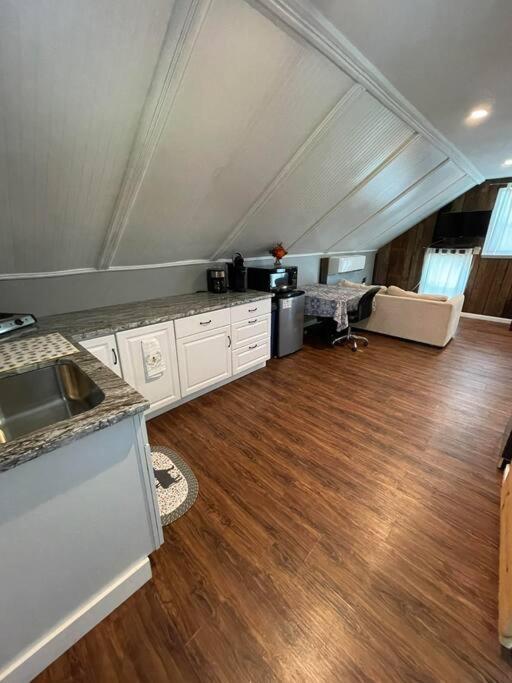 Eden Farm: Private Studio Minutes From Salisbury Екстериор снимка
